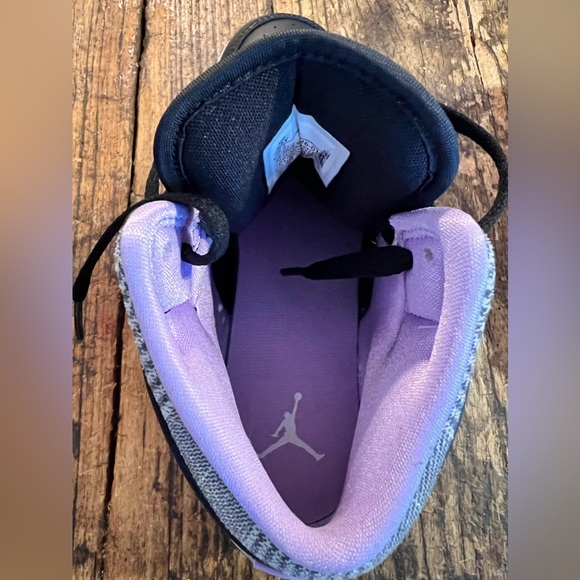 Air Jordan Kids Jordan Mid 1 Houndstooth Sneakers size 3.5 - Picture 9 of 10